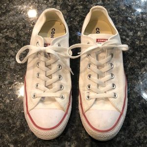 WHITE CHUCK TAYLOR ALL STAR CLASSIC